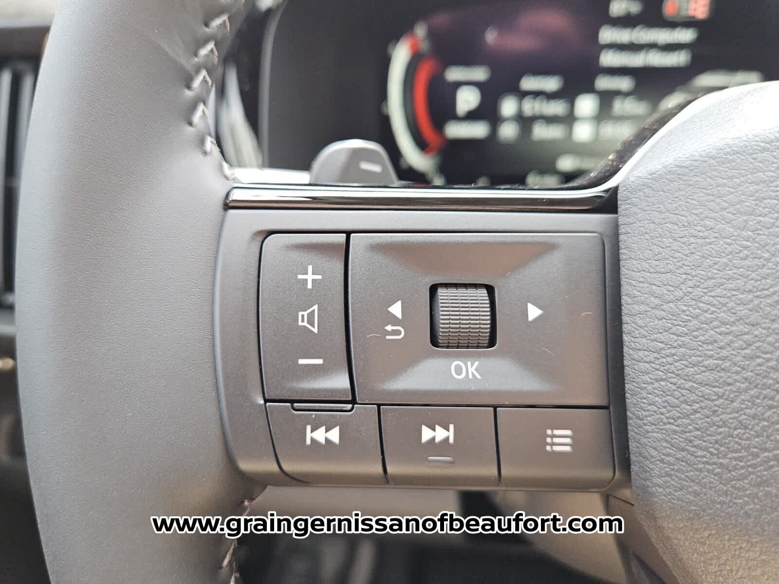 New 2026 Nissan Pathfinder Platinum FWD image 12