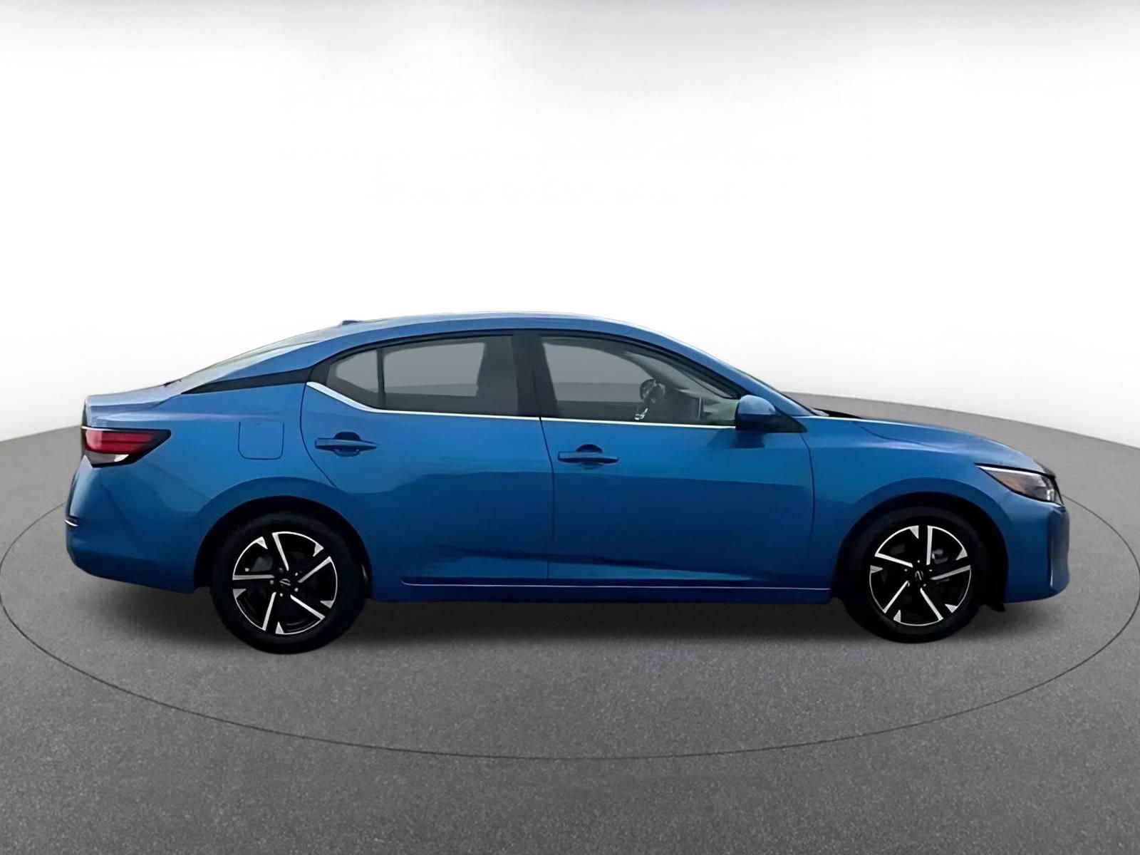 Used 2025 Nissan Sentra SV FWD image 10