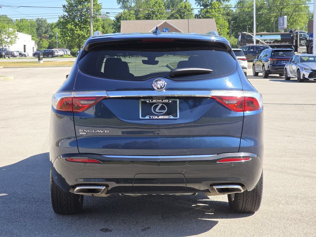 Used 2022 Buick Enclave Premium w/ Surround and Sites Package AWD/4WD image 10
