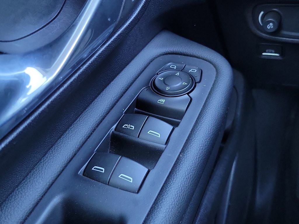 Used 2024 GMC Terrain SLE image 12