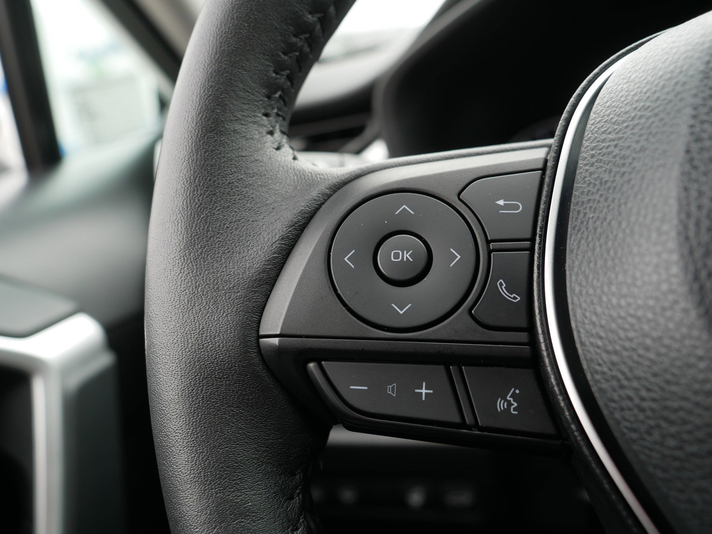 Used 2022 Toyota RAV4 XLE w/ Convenience Package AWD/4WD image 27