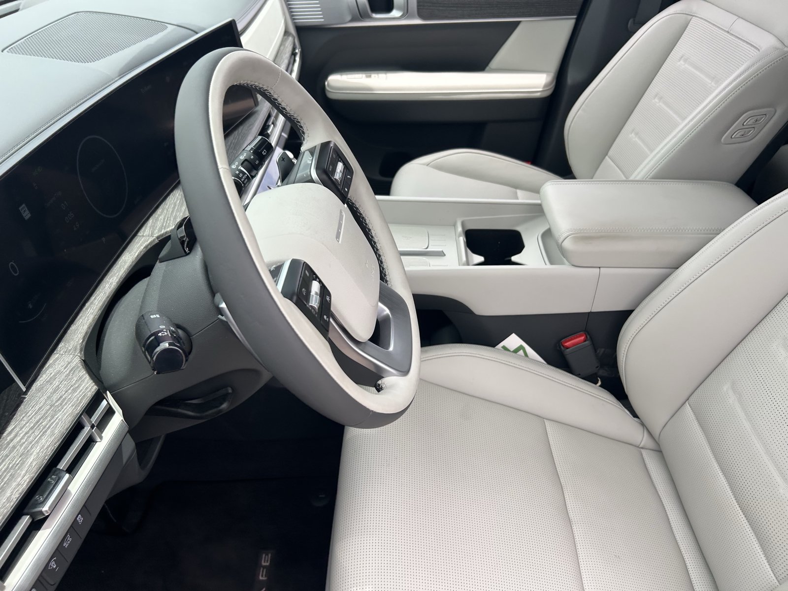 Used 2025 Hyundai Santa Fe Calligraphy AWD/4WD image 28