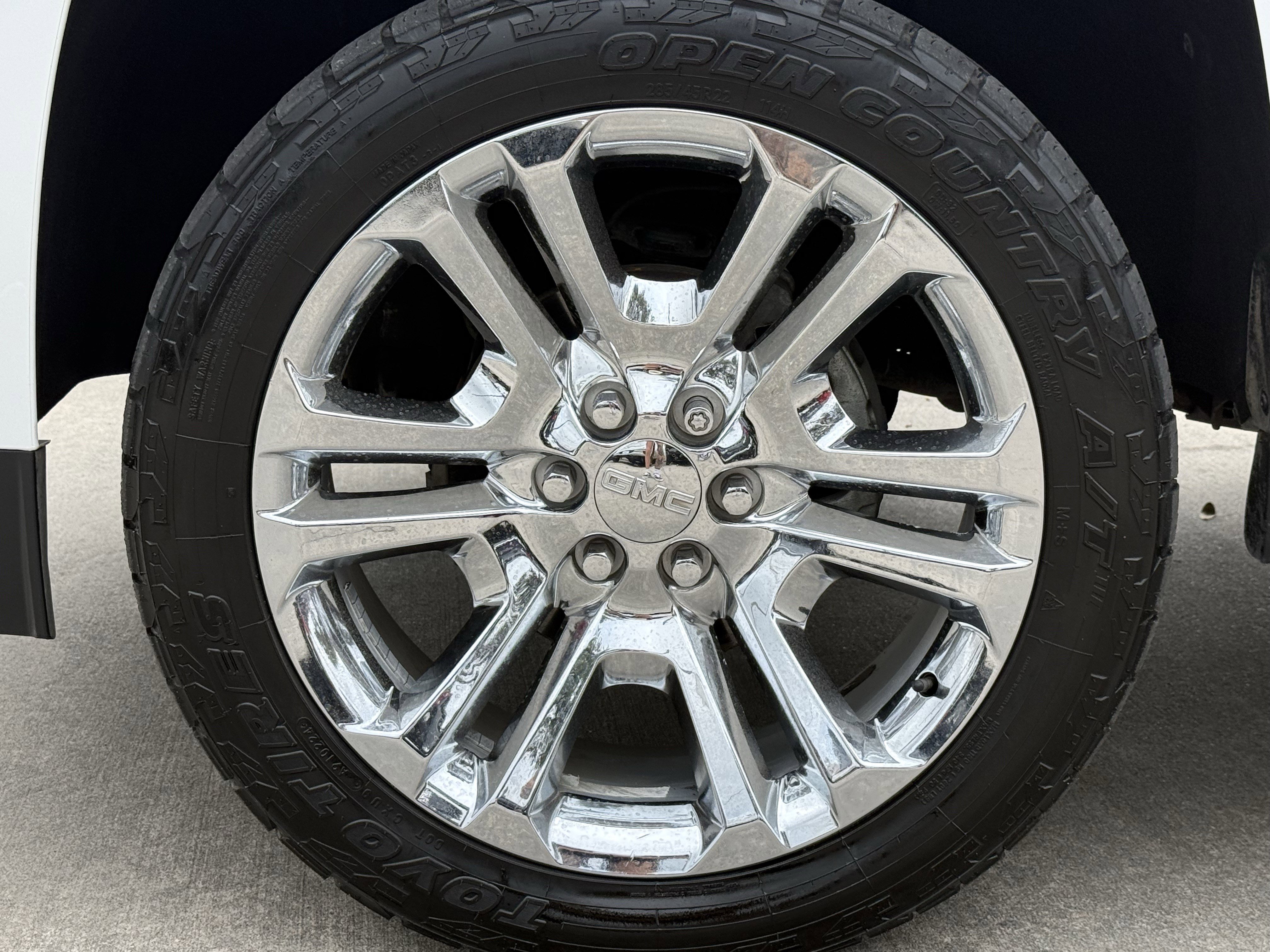 Used 2018 GMC Yukon SLT w/ Premium Edition image 12