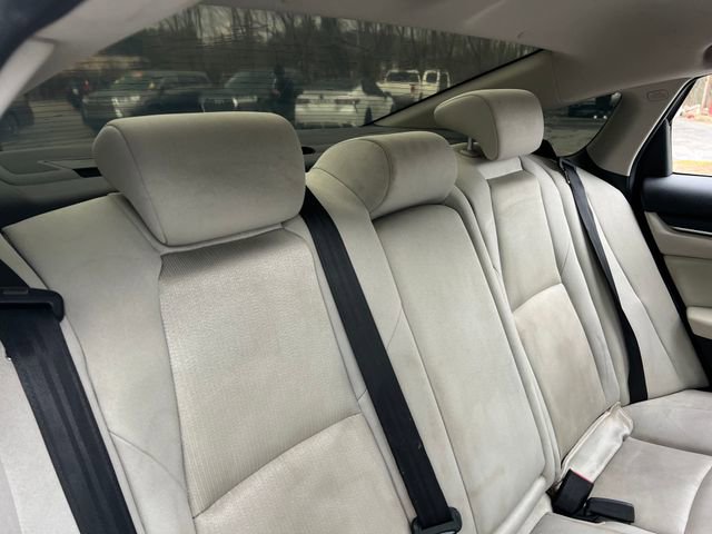 Used 2018 Honda Accord EX image 28