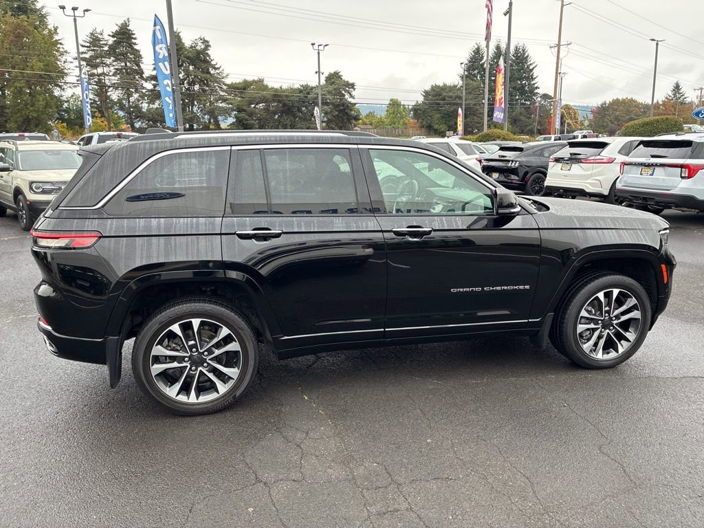 Used 2022 Jeep Grand Cherokee Overland w/ MOPAR Finishing Package AWD/4WD image 8