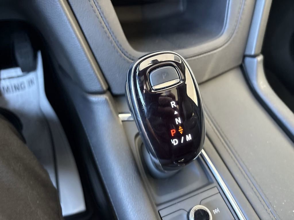 Certified 2025 Cadillac XT6 Premium Luxury AWD/4WD image 16