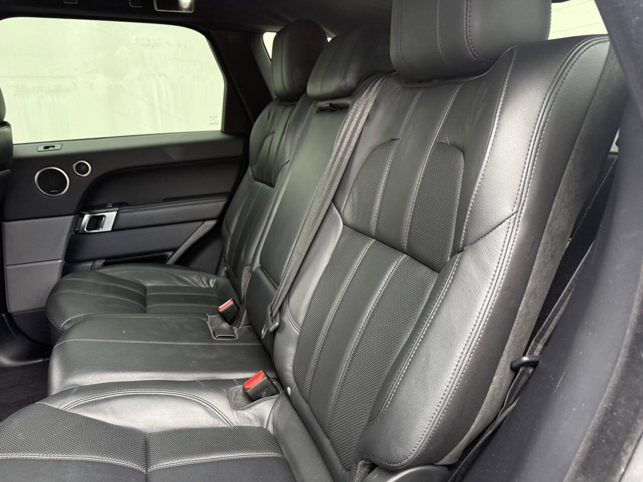 Used 2016 Land Rover Range Rover Sport SE AWD/4WD image 19
