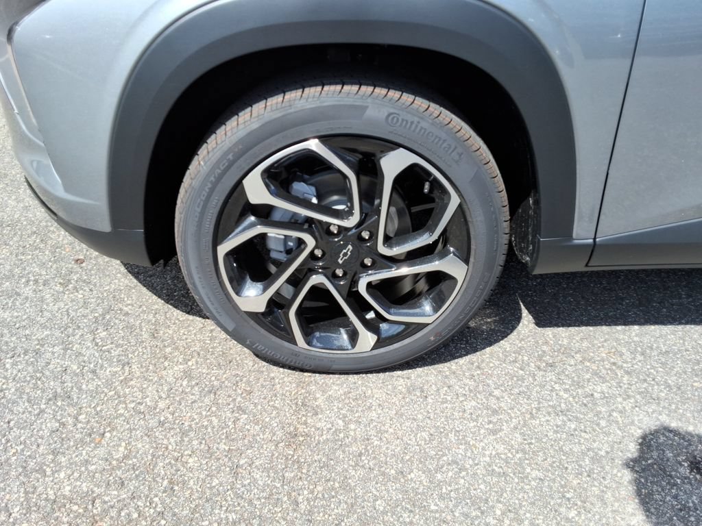 New 2026 Chevrolet Trax RS w/ Sunroof Package FWD image 10