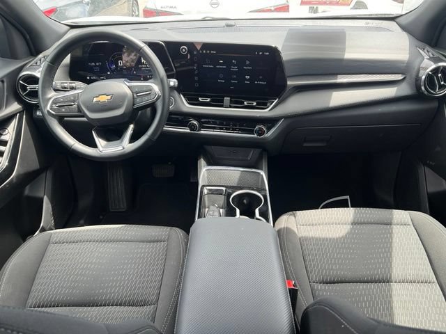 Used 2025 Chevrolet Equinox LT AWD/4WD image 11