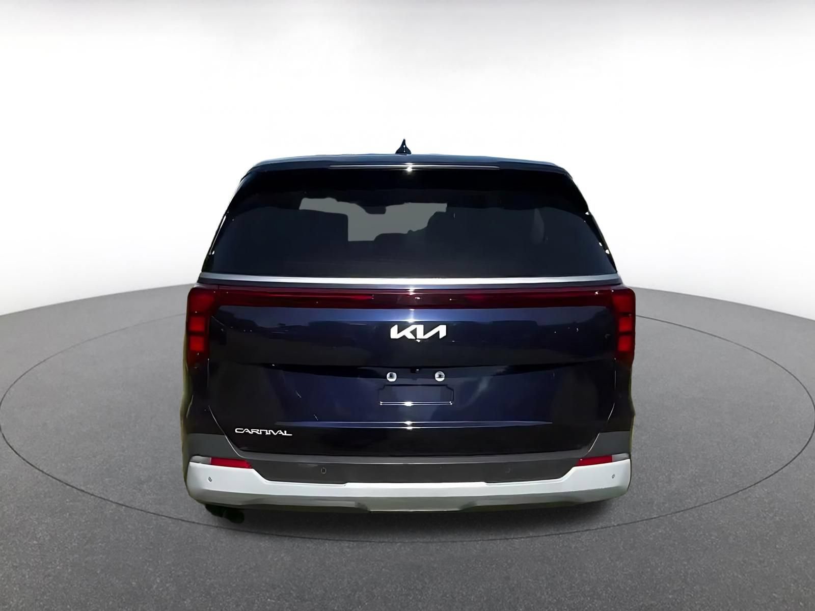 Used 2026 Kia Carnival FWD image 12