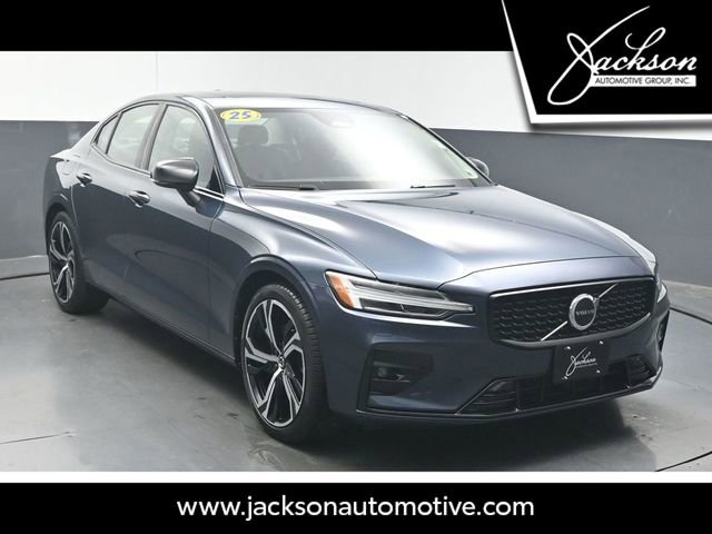 Certified 2025 Volvo S60 B5 Core AWD/4WD image 1