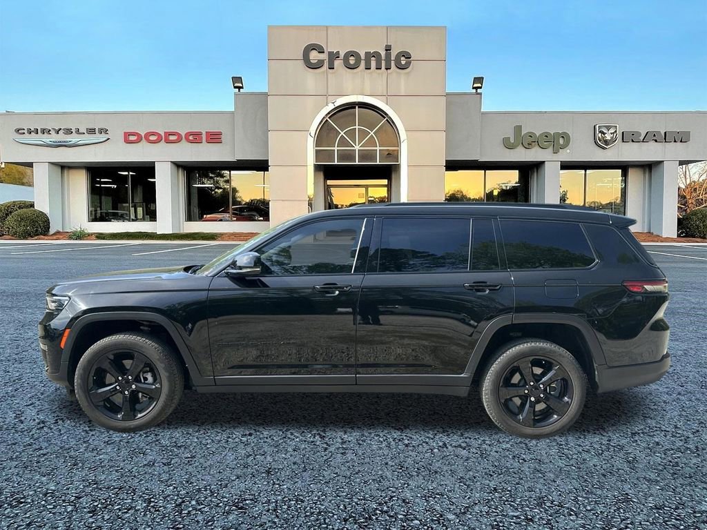 Used 2023 Jeep Grand Cherokee L Limited w/ Black Appearance Package image 6