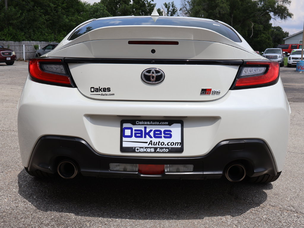 Used 2025 Toyota GR86 Premium w/ ALL Weather Mat Package (TMS) RWD image 6