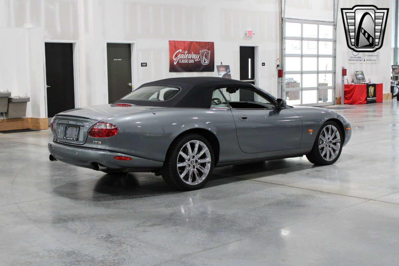 Used 2004 Jaguar XK8 Convertible image 4