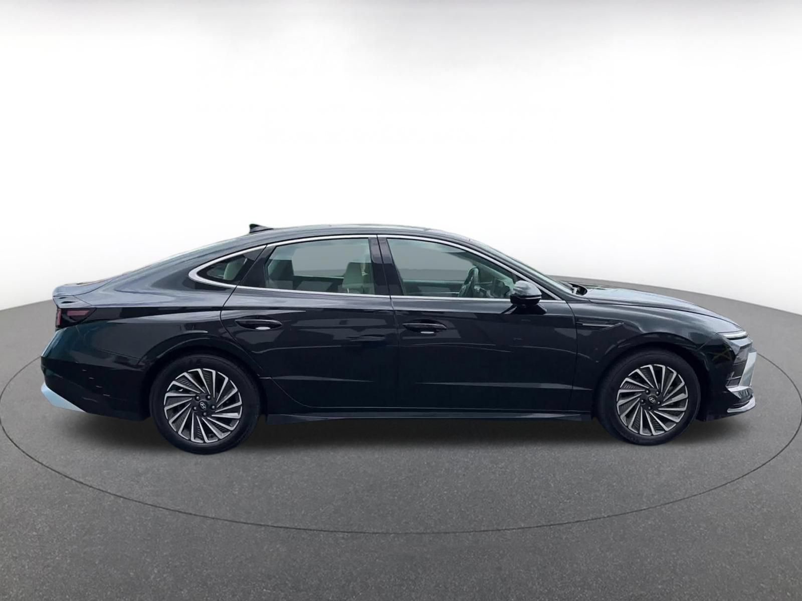 Used 2025 Hyundai Sonata SEL FWD image 16