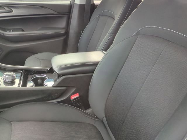Used 2023 Jeep Grand Cherokee Laredo w/ Luxury Tech Group I AWD/4WD image 13