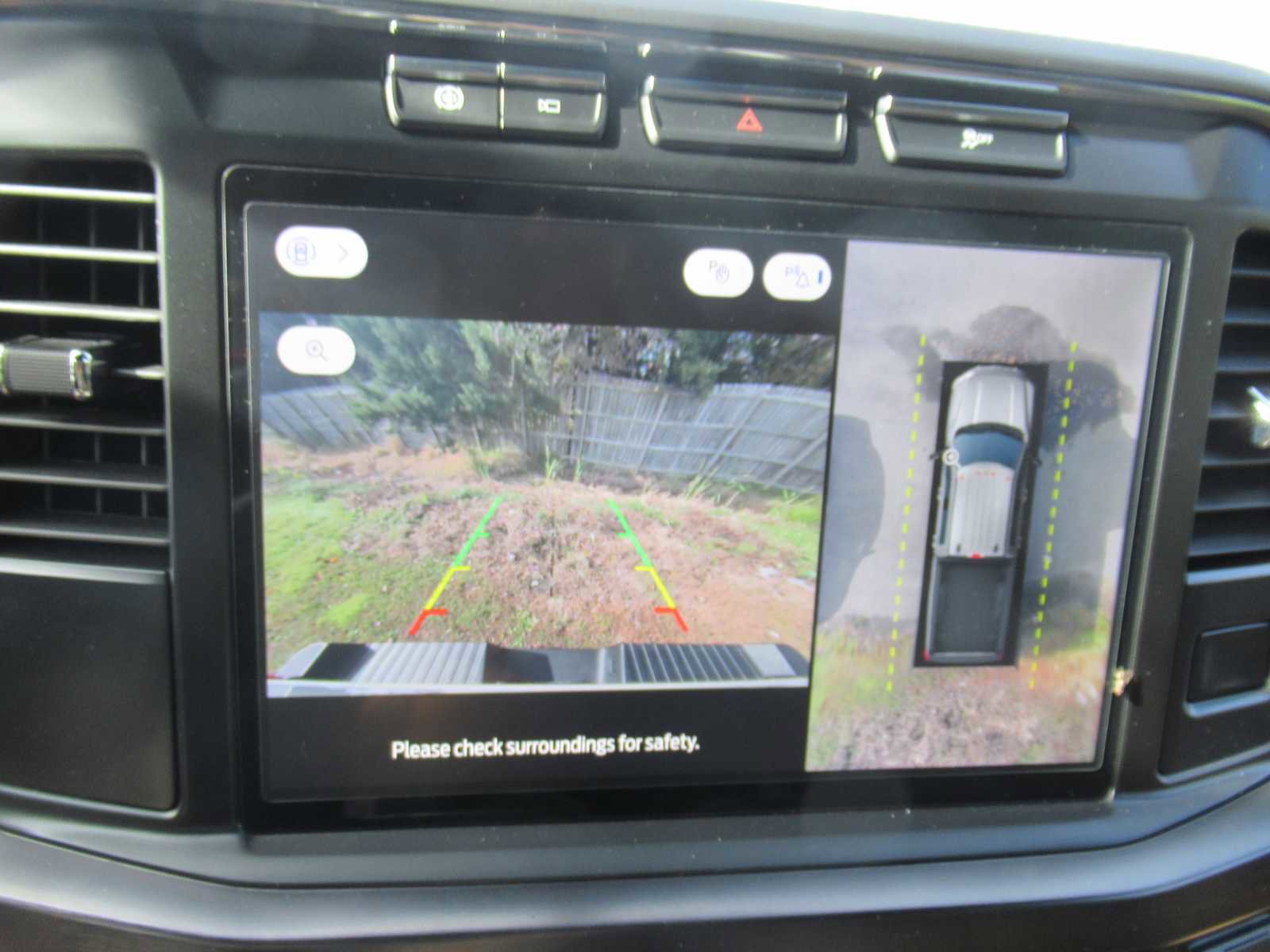 Used 2023 Ford F350 Lariat image 31