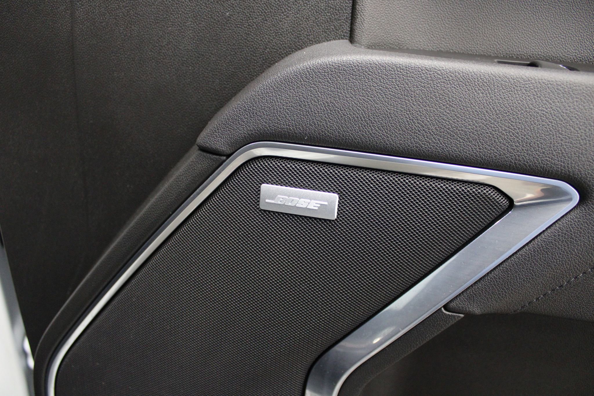 Used 2025 Chevrolet Silverado 1500 LTZ image 28