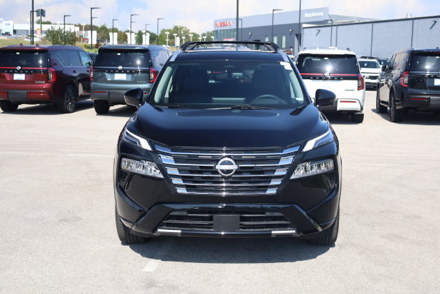 Certified 2025 Nissan Rogue Platinum w/ Platinum Premium Package AWD/4WD image 3