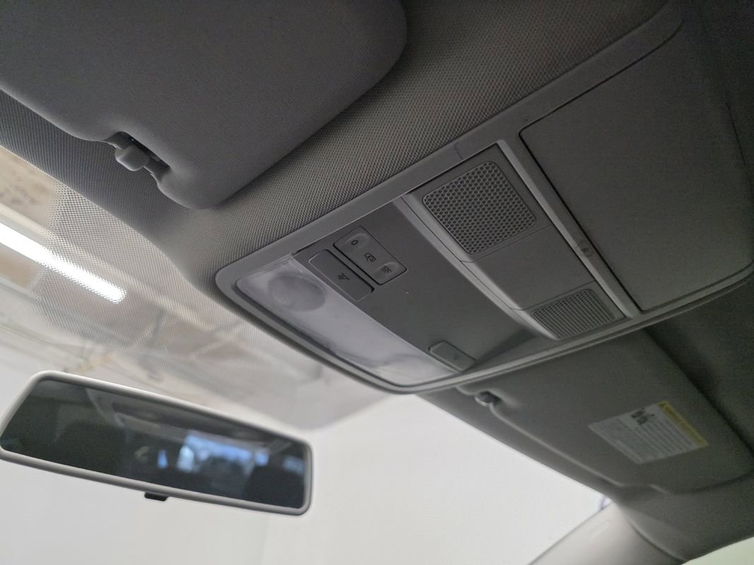 Used 2017 Volkswagen Passat 1.8T R-Line w/ R-Line Lighting Package image 44