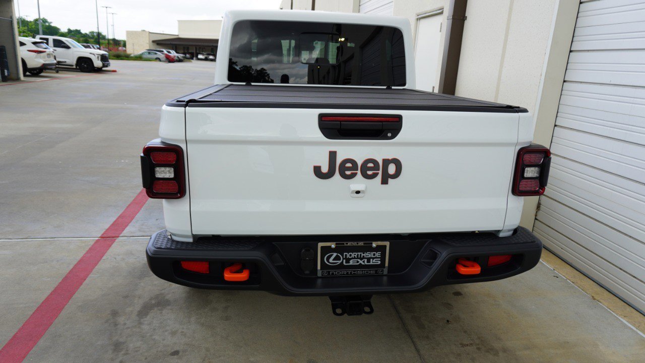 Used 2025 Jeep Gladiator Mojave w/ Convenience Group image 6