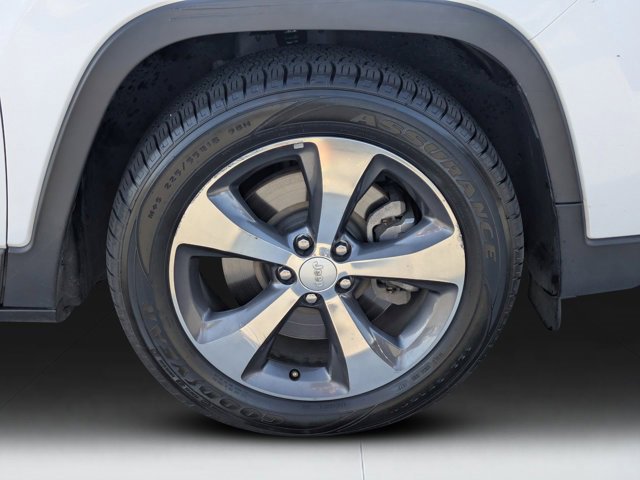 Used 2019 Jeep Cherokee Limited image 29