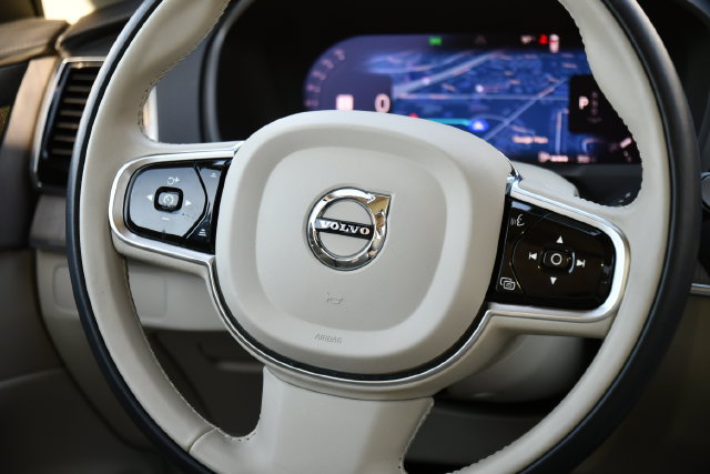 Used 2023 Volvo XC90 B6 Ultimate w/ Protection Package Premier AWD/4WD image 23