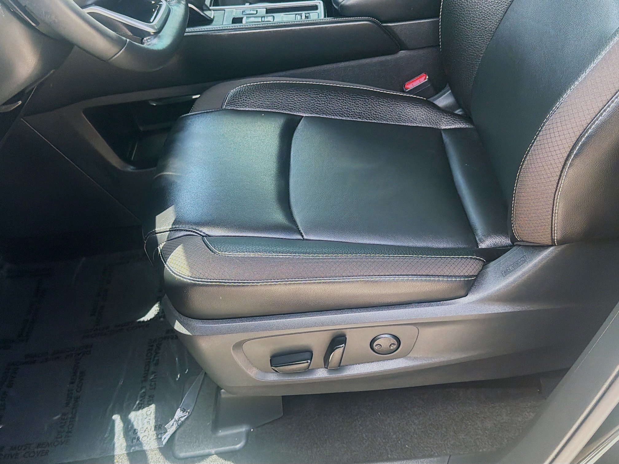 Used 2024 Nissan Pathfinder SL w/ Black Appearance Package FWD image 15
