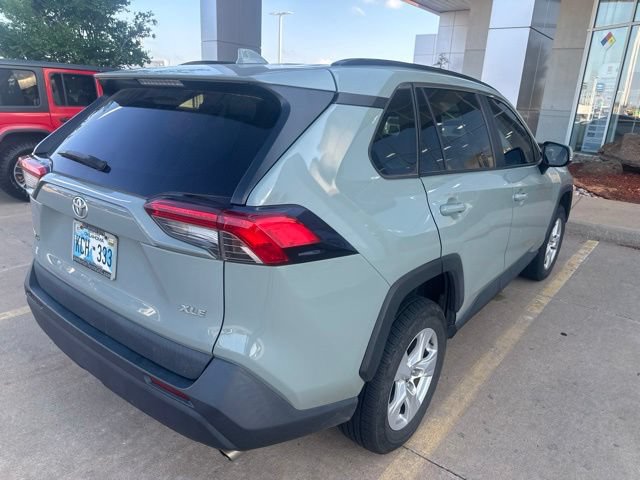 Used 2020 Toyota RAV4 XLE w/ Convenience Package FWD image 3