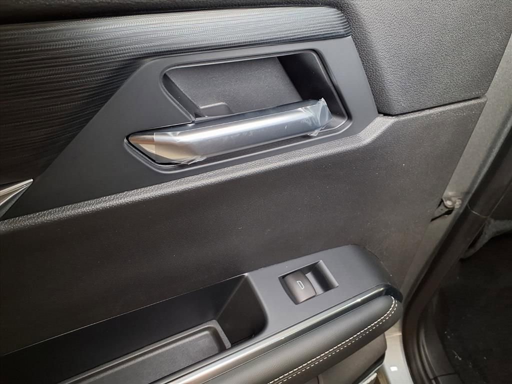 Used 2026 GMC Acadia Elevation image 14