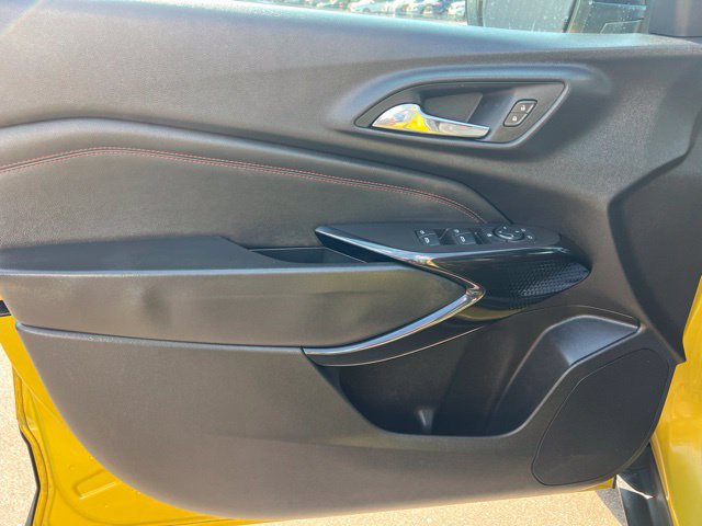 Used 2024 Chevrolet Trax RS w/ Sunroof Package FWD image 20