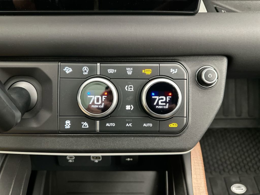 Certified 2024 Land Rover Defender 110 X-Dynamic SE AWD/4WD image 25