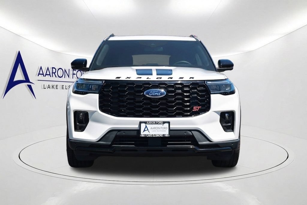 Used 2025 Ford Explorer ST AWD/4WD image 2
