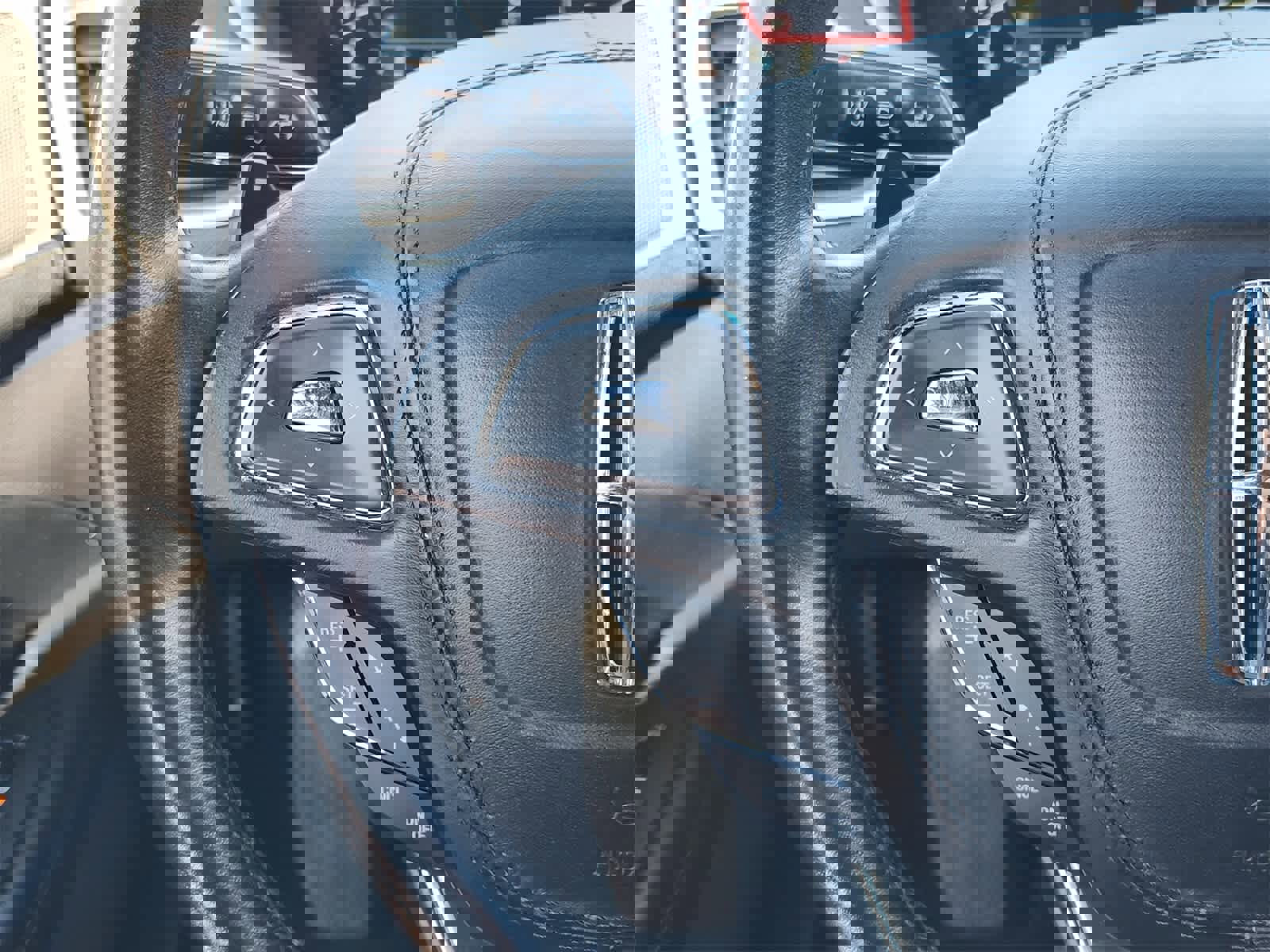 Used 2019 Lincoln MKZ Reserve image 27