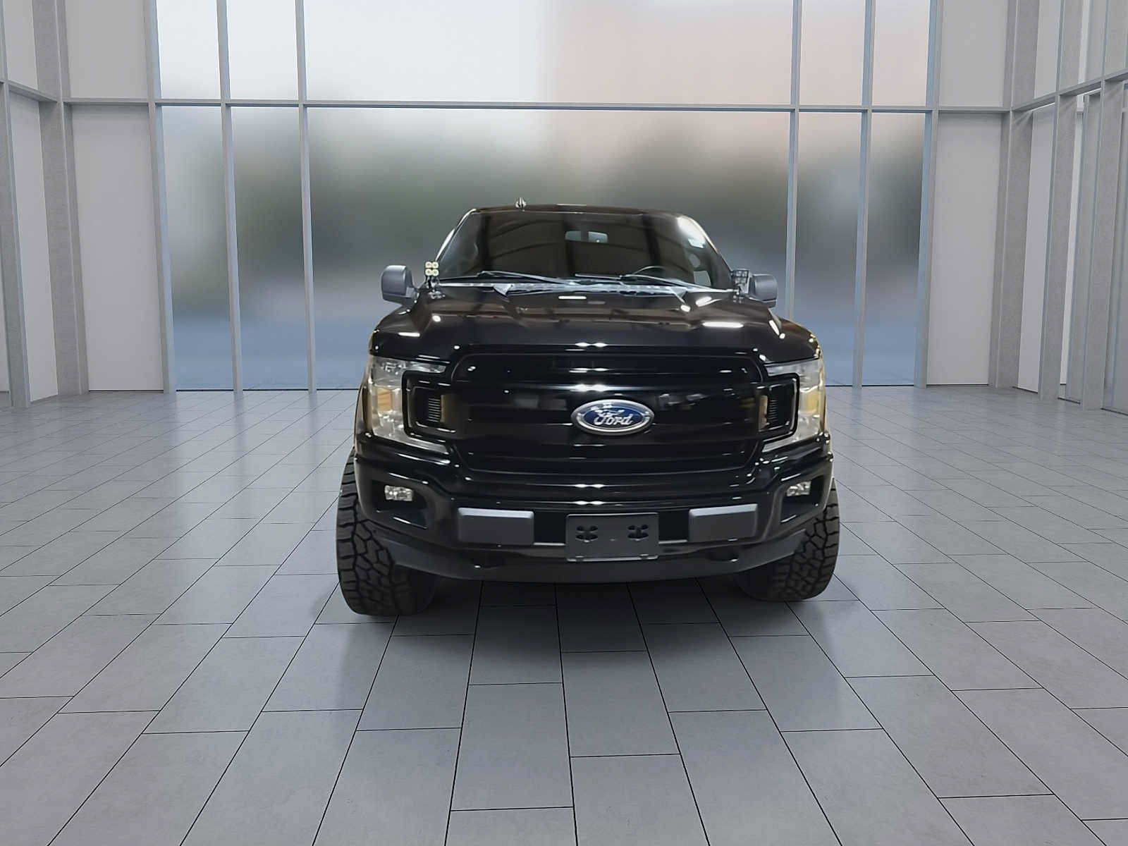Used 2019 Ford F150 XLT w/ Equipment Group 302A Luxury AWD/4WD image 3
