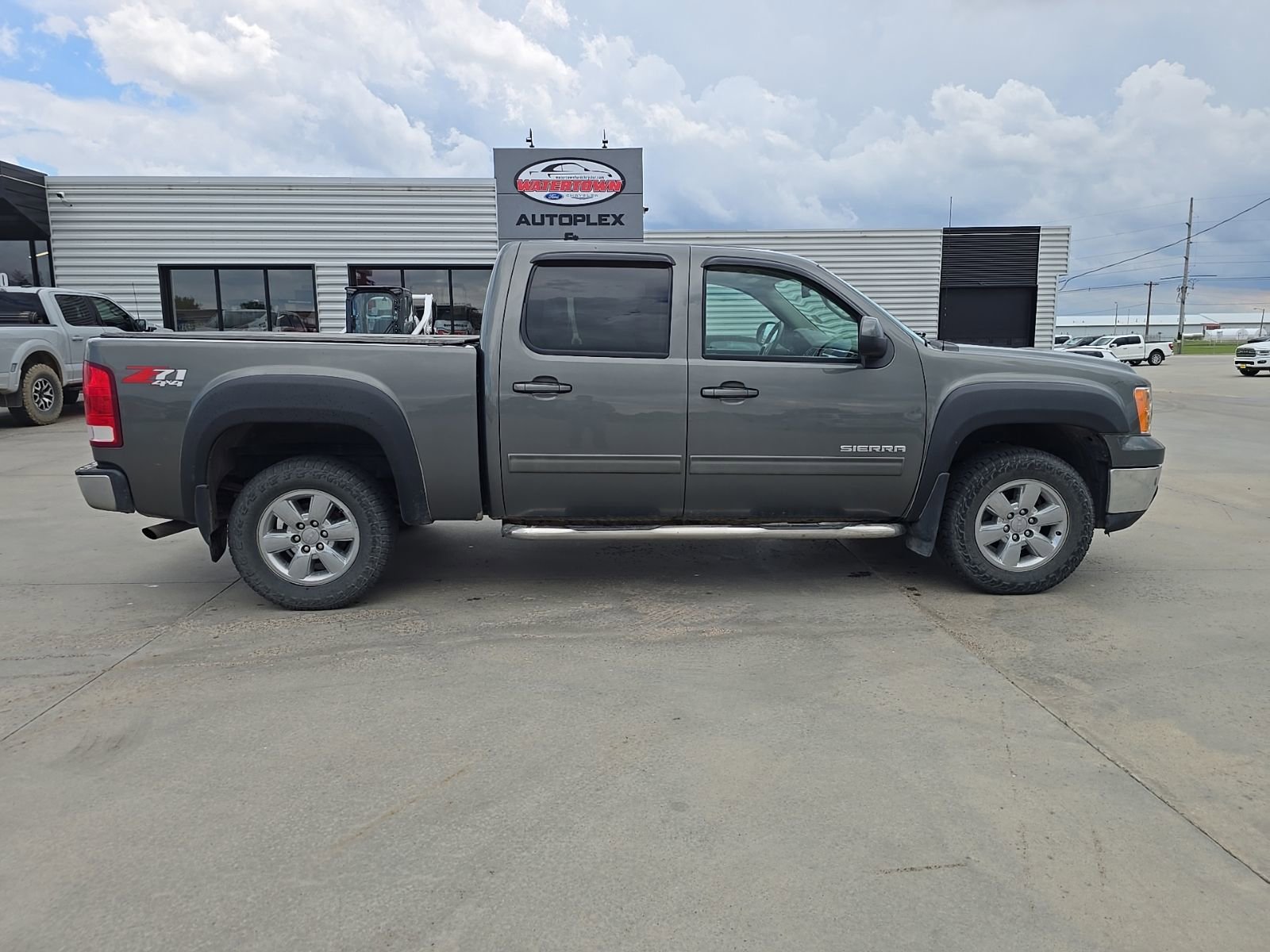 Used 2011 GMC Sierra 1500 SLT w/ SLT Convenience Package