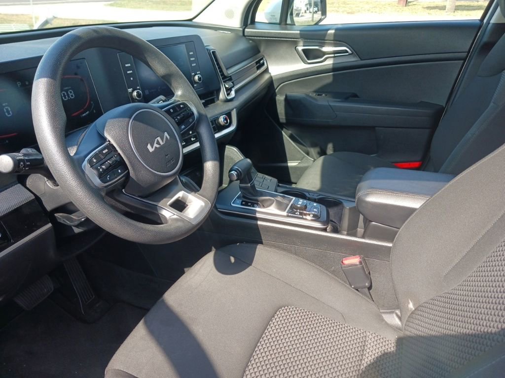 Used 2023 Kia Sportage LX FWD image 9