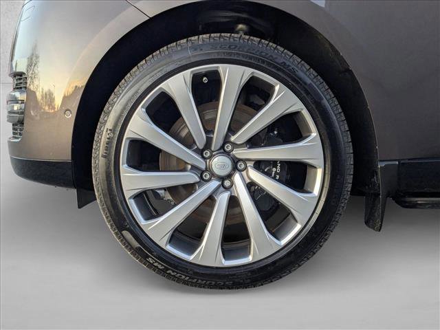 New 2025 Land Rover Range Rover SE image 10