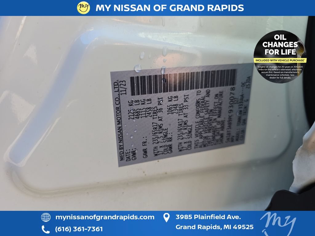 Used 2023 Nissan Rogue S AWD/4WD image 37