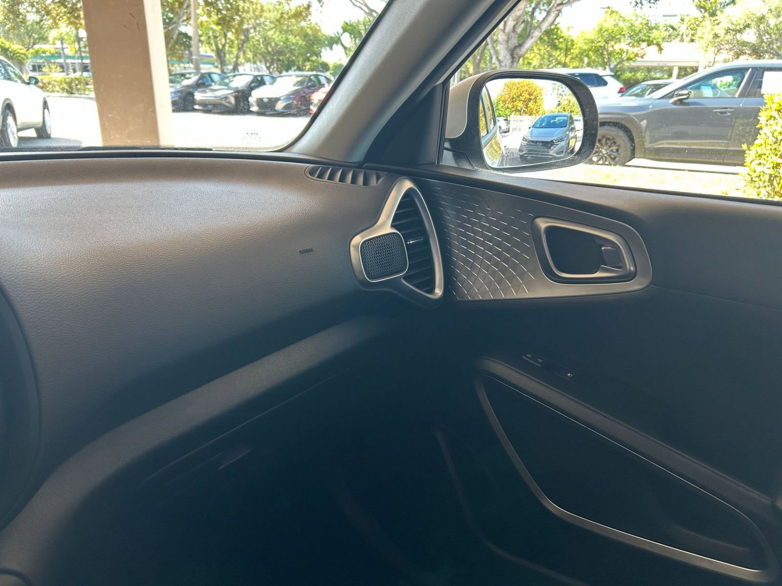 Used 2025 Kia Soul LX w/ LX Technology Package image 30