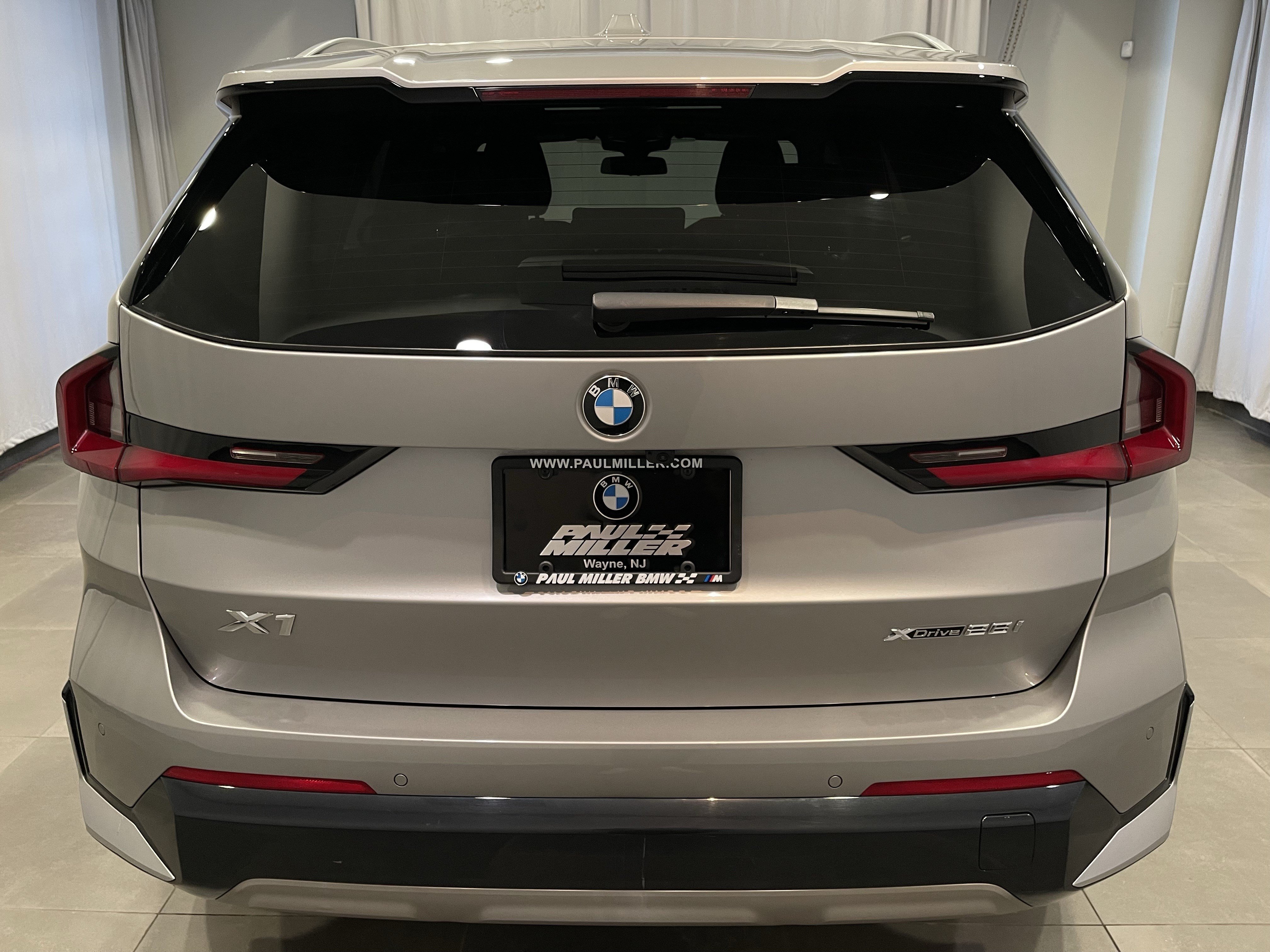 Used 2023 BMW X1 xDrive28i w/ Convenience Package AWD/4WD image 5