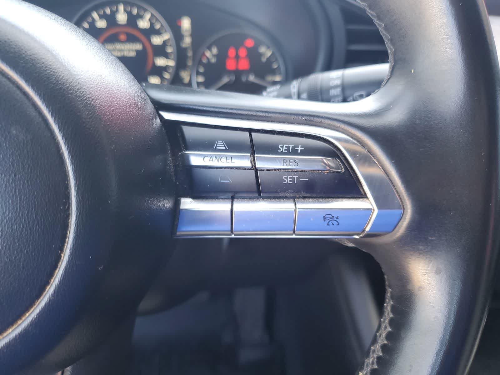 Used 2019 MAZDA MAZDA3 Hatchback FWD image 18