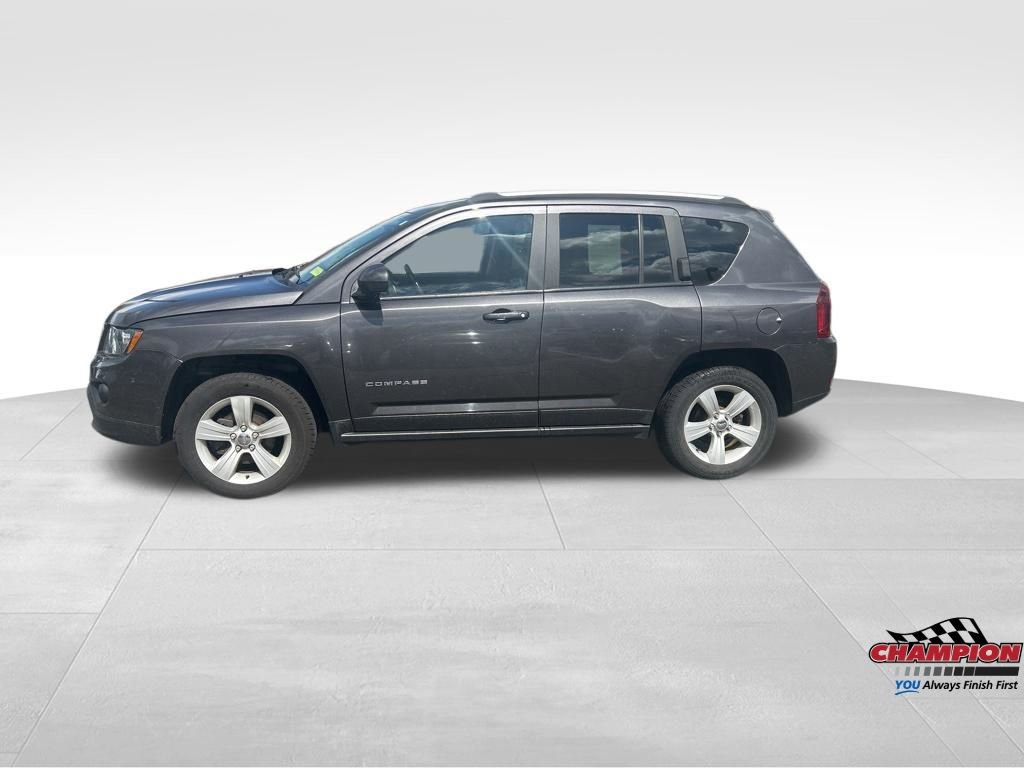 Used 2017 Jeep Compass Latitude video 2