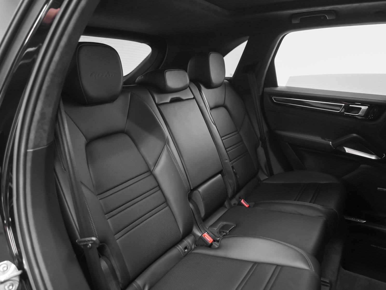 Certified 2021 Porsche Cayenne Turbo image 31