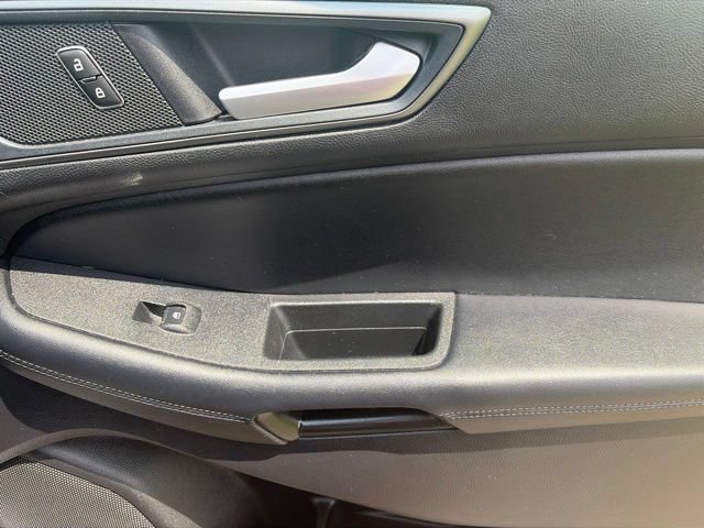 Used 2020 Ford Edge SE FWD image 38
