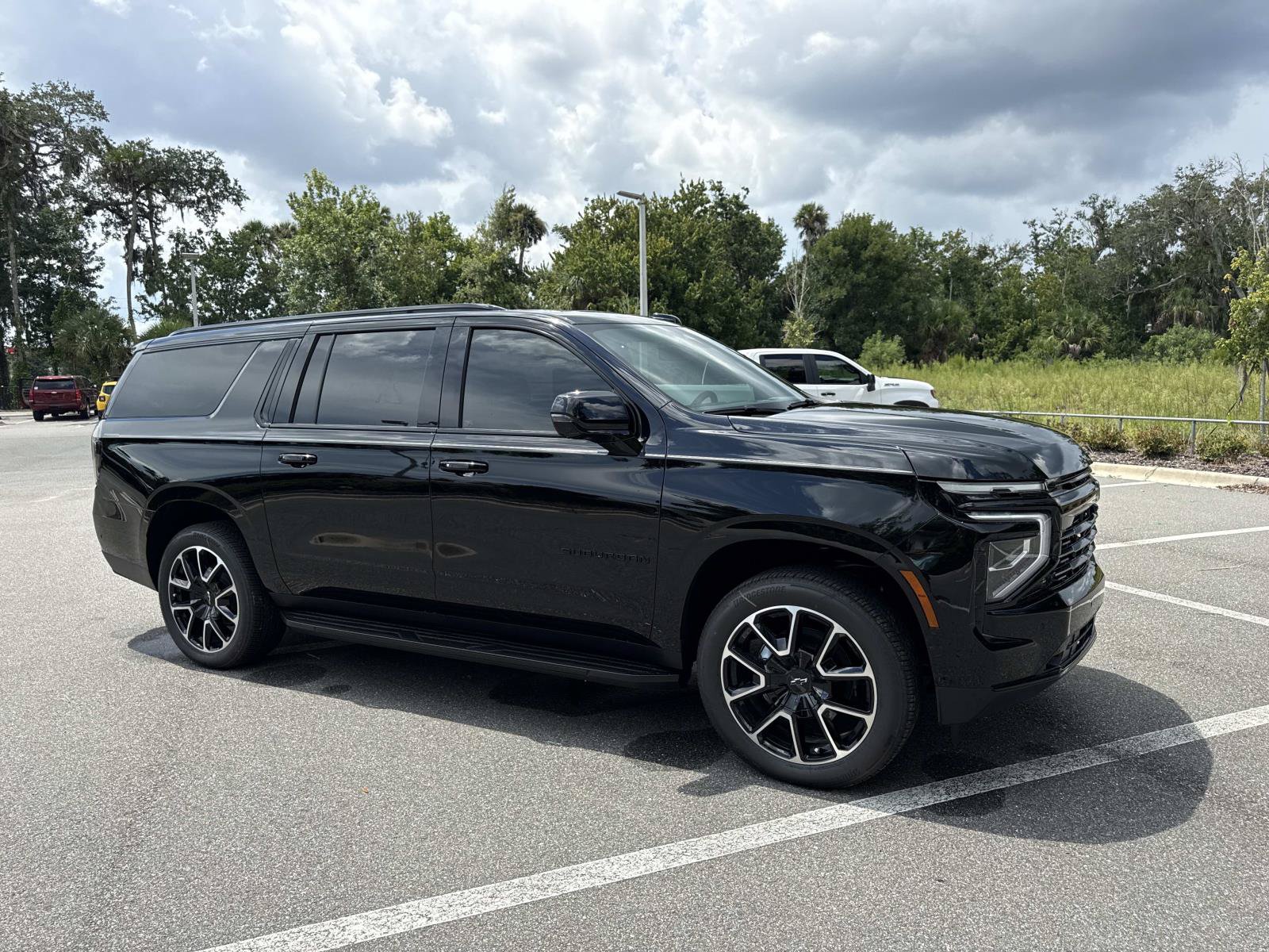 New 2026 Chevrolet Suburban RST w/ RST Capability Package AWD/4WD 360° Tour