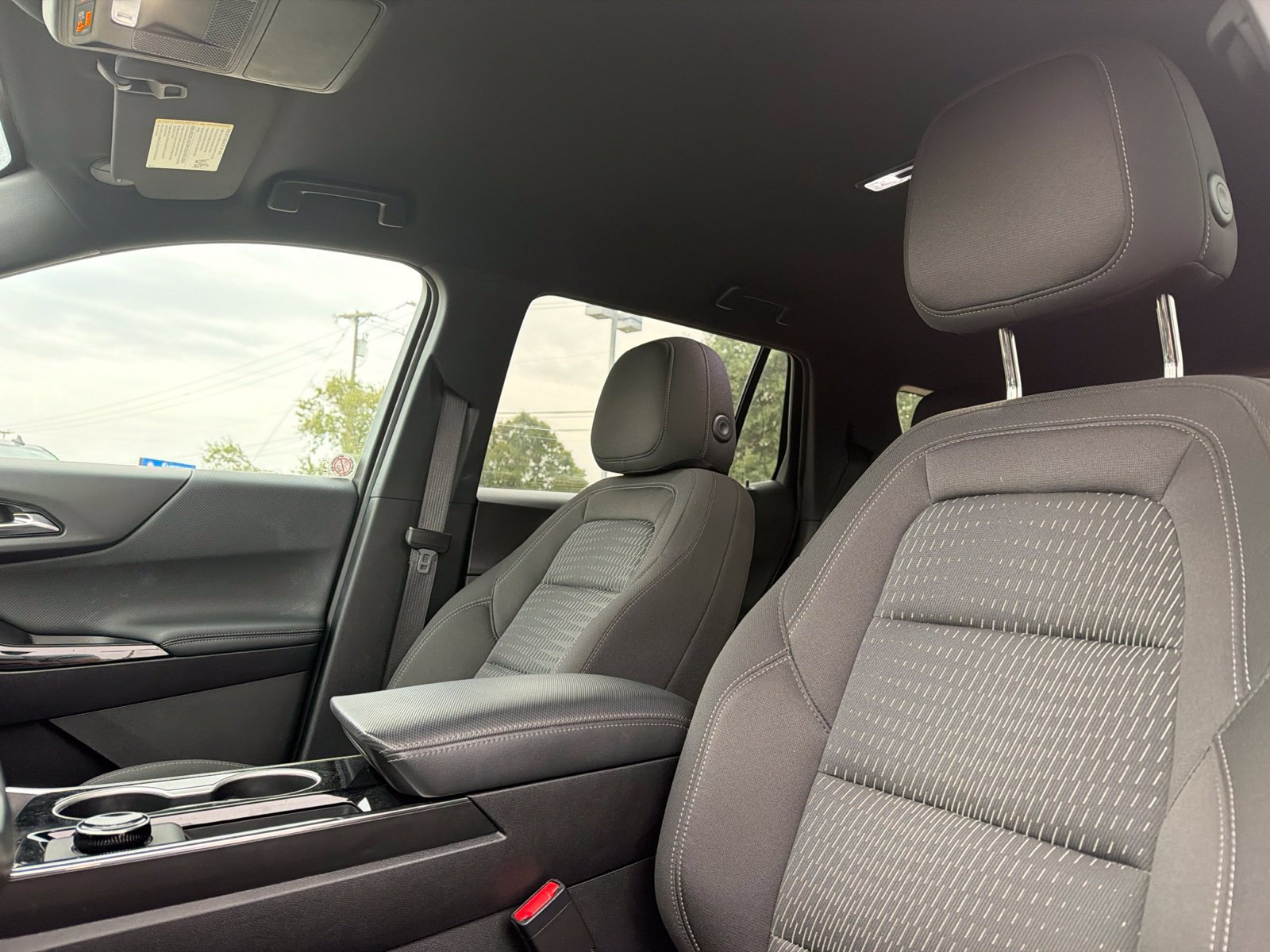Used 2026 Chevrolet Equinox LT FWD image 7