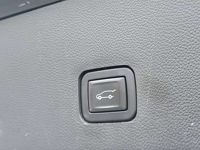 Certified 2021 Chevrolet Traverse Premier w/ Redline Edition AWD/4WD image 9