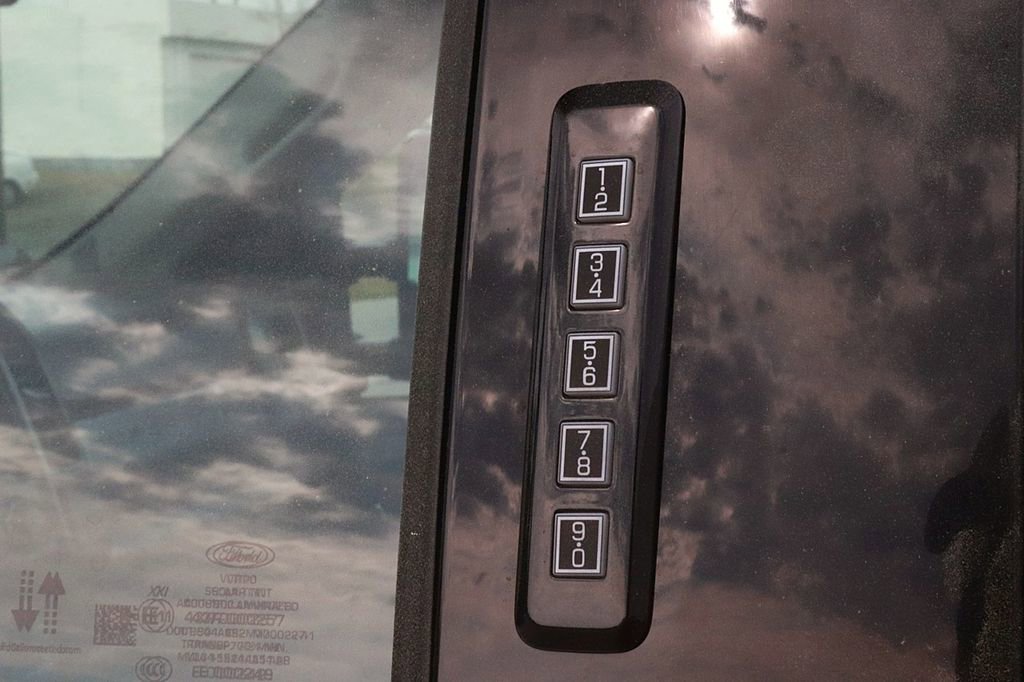 Used 2022 Ford F250 XLT w/ XLT Premium Package image 12