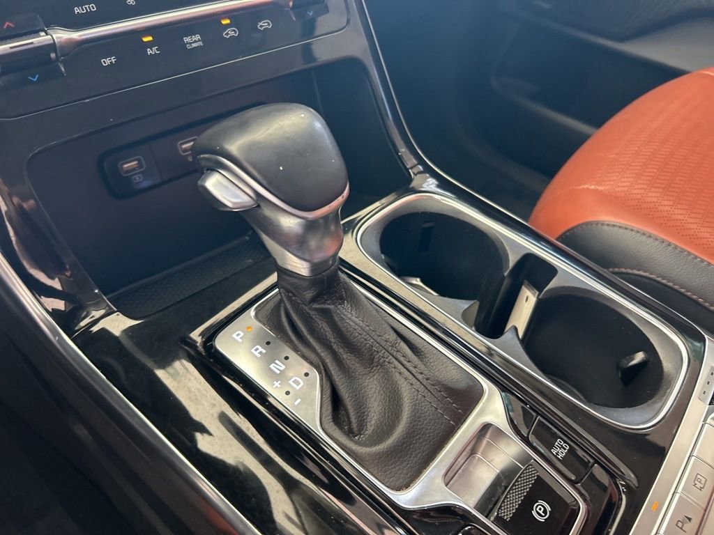 Used 2022 Kia Carnival SX Prestige image 8